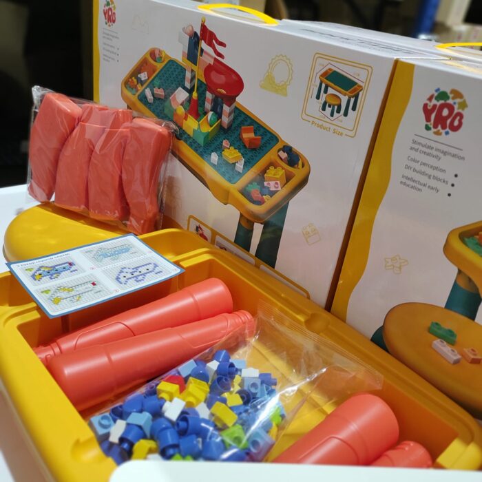 Juego de mesa y silla con bloques de construcion 120 pcs